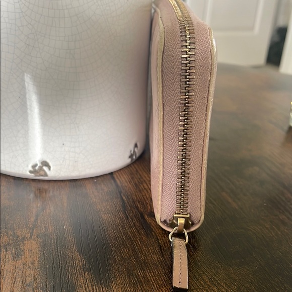 Gucci MicroGuccissima GG Dusty Pink Leather Bow Wallet Zipper Closure - Picture 3 of 11